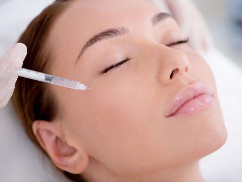 Hyaluronic Acid Injections: Hydrate and Plump the Face Naturally