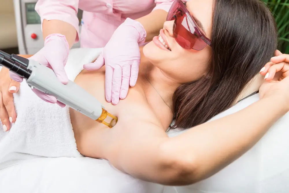 Épilation laser Bruxelles : quelle méthode choisir pour une peau durablement lisse ?