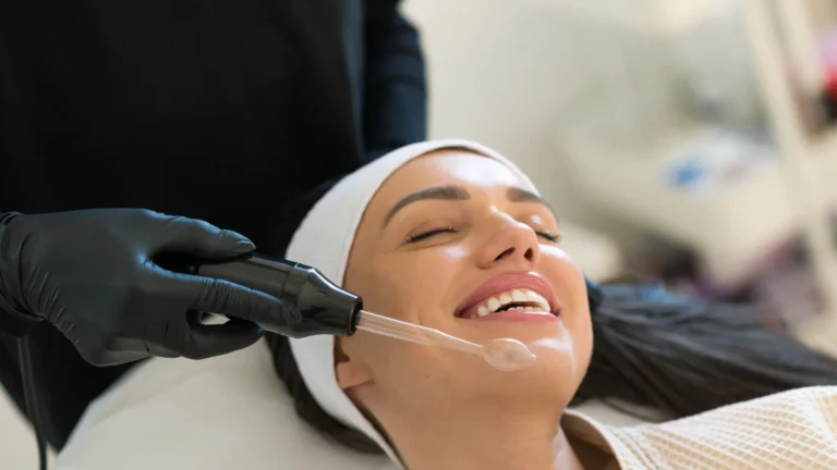 Découvrez les étapes et conseils pour votre première séance Hydrafacial Bruxelles et préparez votre peau en toute simplicité. Découvrez les étapes et conseils pour votre première séance Hydrafacial Bruxelles et préparez votre peau en toute simplicité.