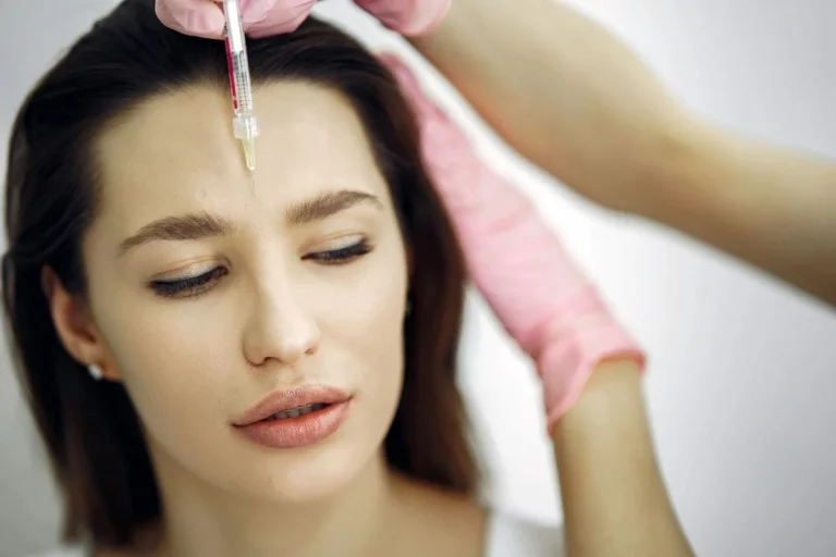 Mésothérapie visage prix, indications, bénéfices et conseils : découvrez quels profils peuvent profiter de ce soin revitalisant pour la peau. Mésothérapie visage prix, indications, bénéfices et conseils : découvrez quels profils peuvent profiter de ce soin revitalisant pour la peau.