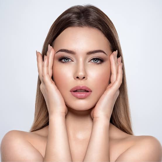 Radiofréquence pour le visage ou mésothérapie visage : quel soin choisir ?